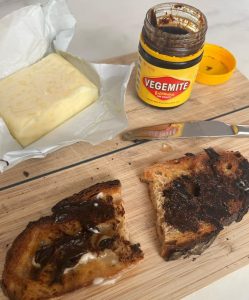 can-dogs-eat-vegemite